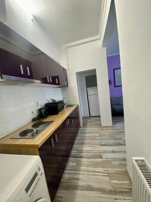 Purple Ultracentral Old Town דירה *